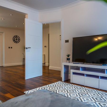 Modern Spacious 4 Bed Hayes Home With Free Parking エクステリア 写真