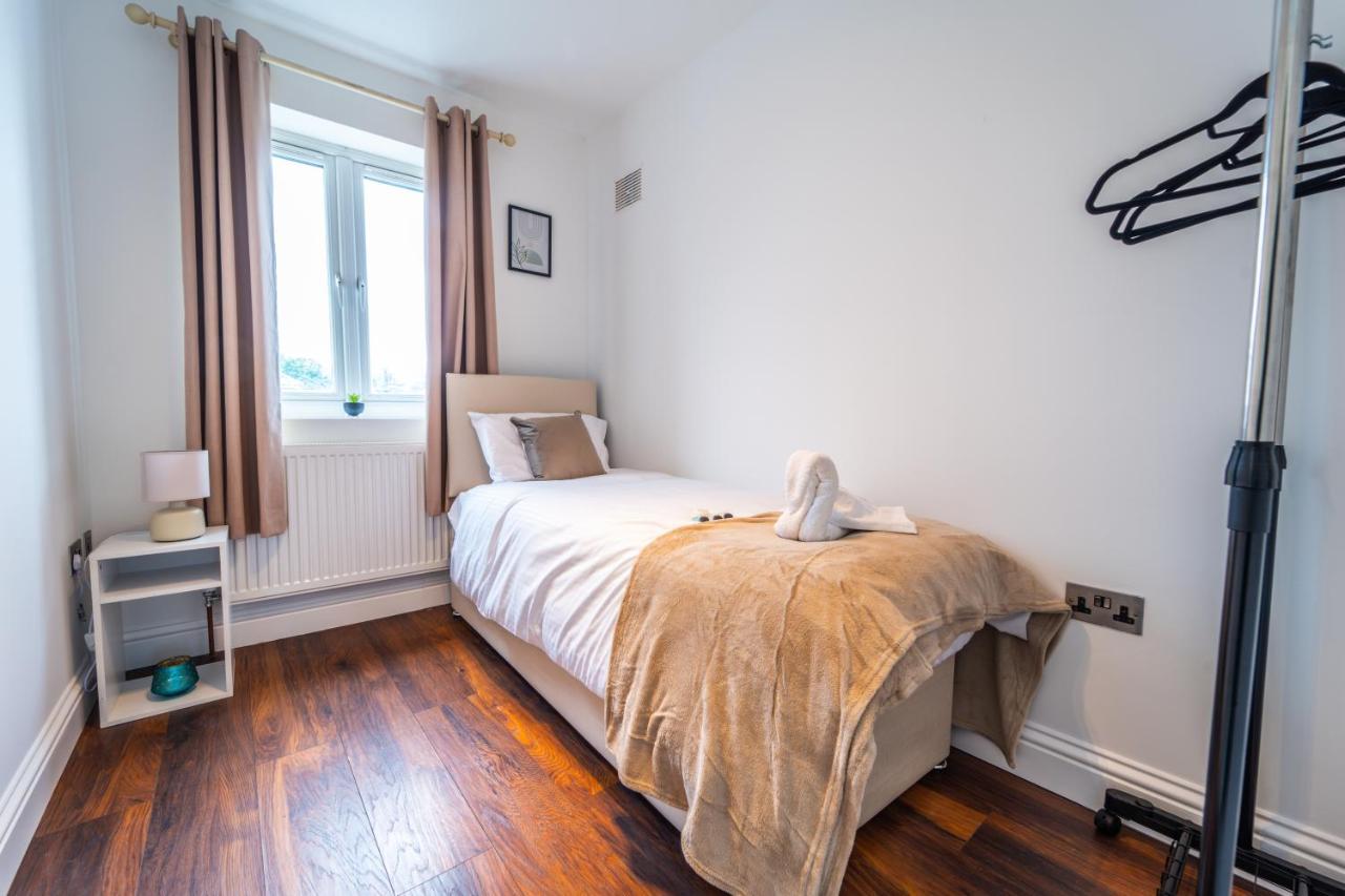 Modern Spacious 4 Bed Hayes Home With Free Parking エクステリア 写真