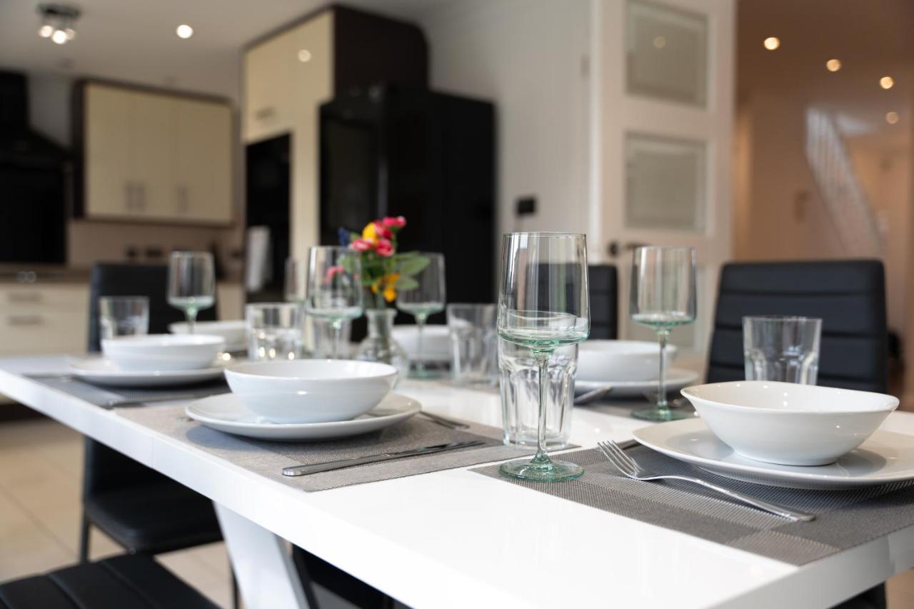Modern Spacious 4 Bed Hayes Home With Free Parking エクステリア 写真
