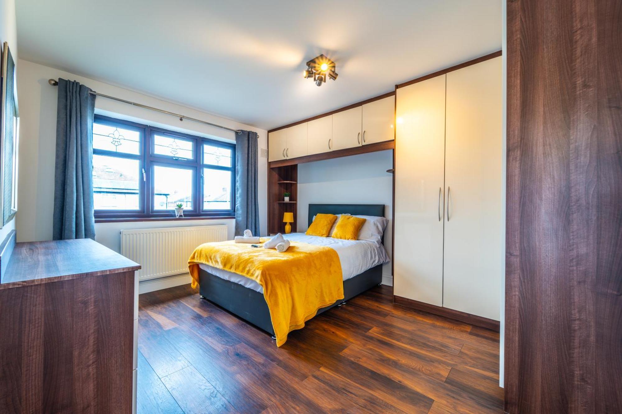 Modern Spacious 4 Bed Hayes Home With Free Parking エクステリア 写真